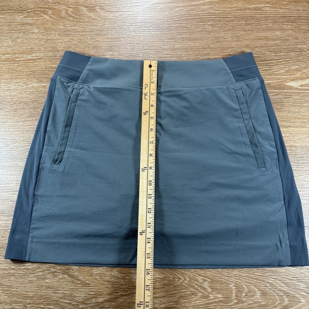 Athleta Women's Athletic Skort Size 10 Gray Built-In Shorts Pockets Tennis Golf - Picture 6 of 7